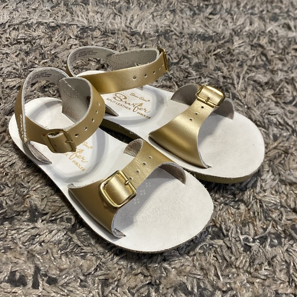Hoyway Sun San Sufer metallic gold sandals, size 13 - Picture 8 of 8